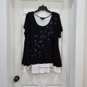 Karen Kane Black and White Asymmetrical Short Sleeve Blouse